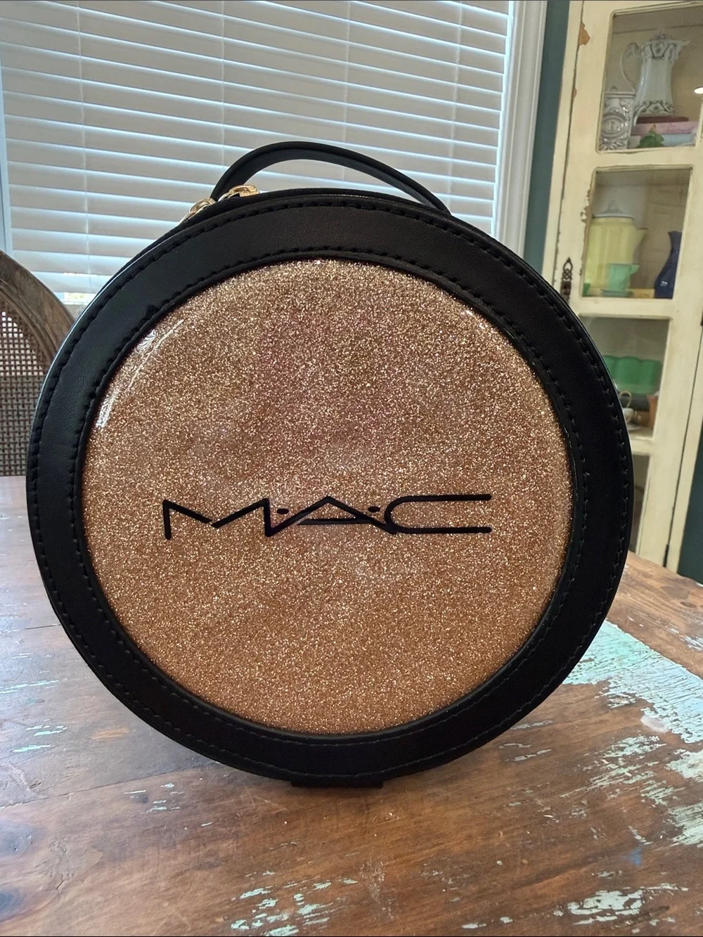 MAC Cosmetics Black and Gold Round Makeup Case
